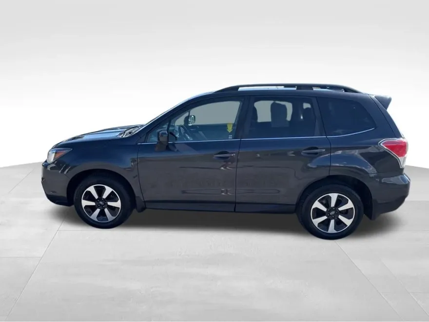 2017 Subaru Forester 2.5i Limited photo 1