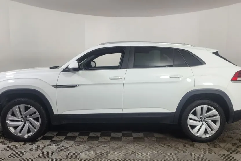 2021 Volkswagen Atlas Cross Sport V6 SE Technology photo 1