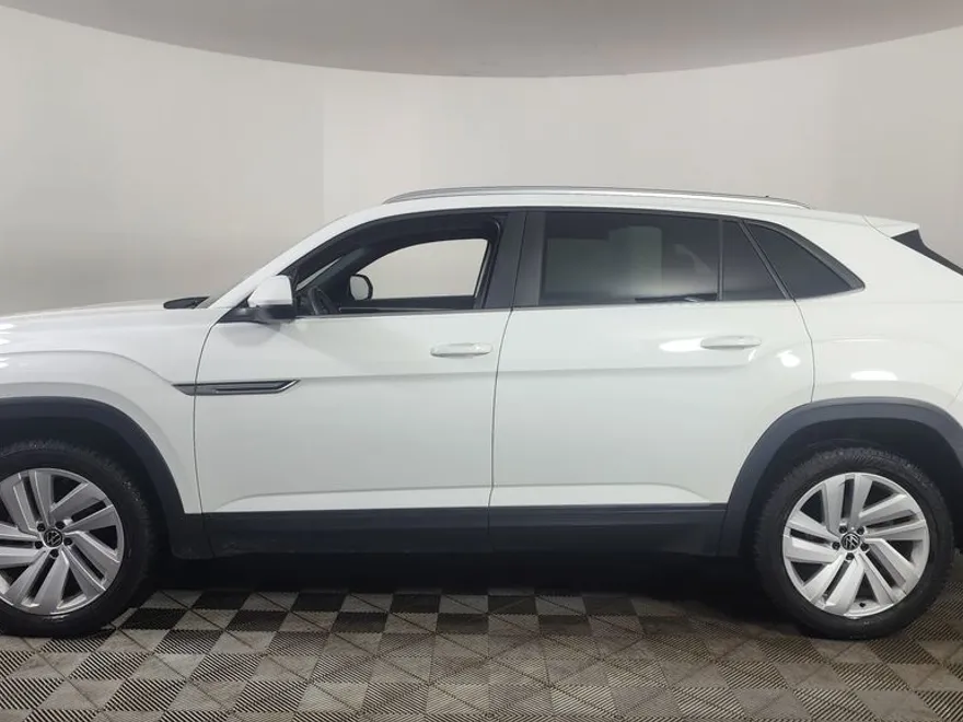 2021 Volkswagen Atlas Cross Sport V6 SE Technology photo 1