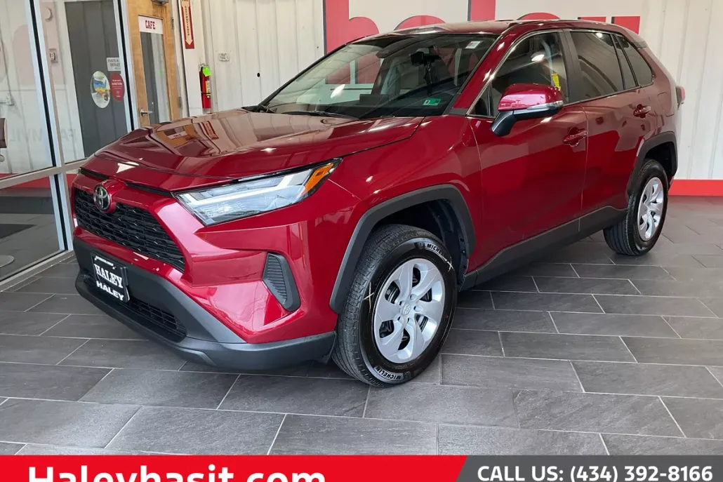 2025 Toyota RAV4 LE photo 1