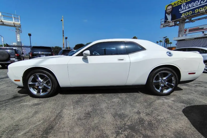 2009 Dodge Challenger R/T photo 1