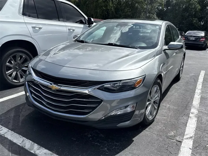 2024 Chevrolet Malibu 1LT photo 1