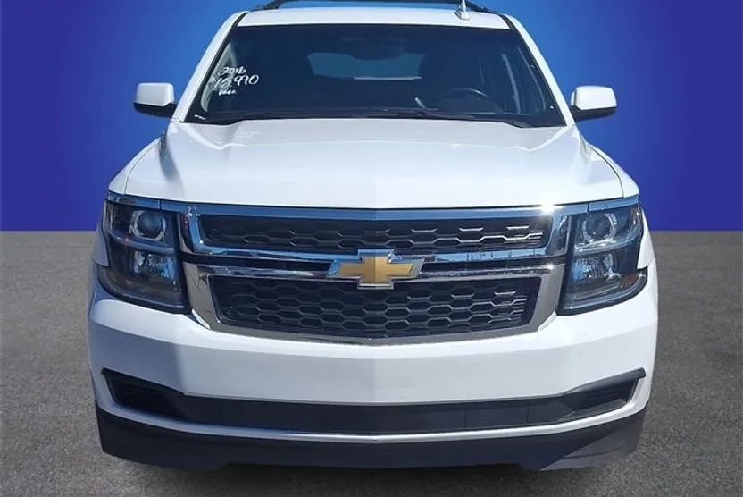 2016 Chevrolet Suburban LS photo 1