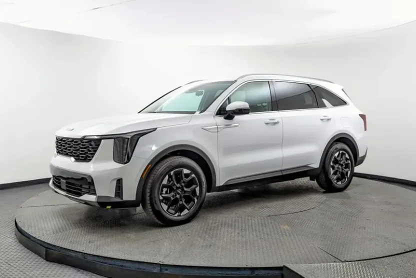 2024 Kia Sorento S photo 1