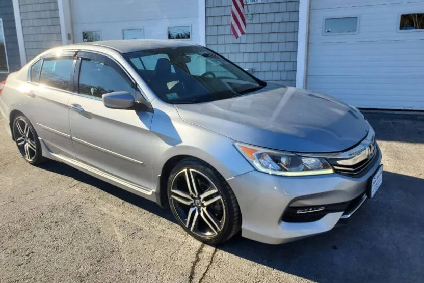 2017 Honda Accord Sport photo 1