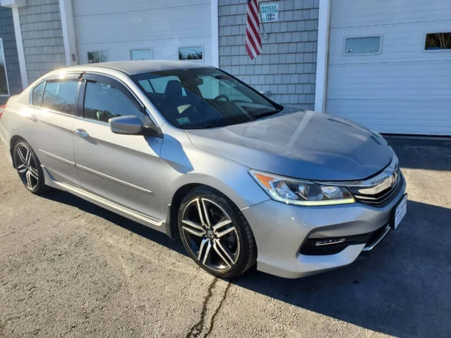 2017 Honda Accord Sport photo 1