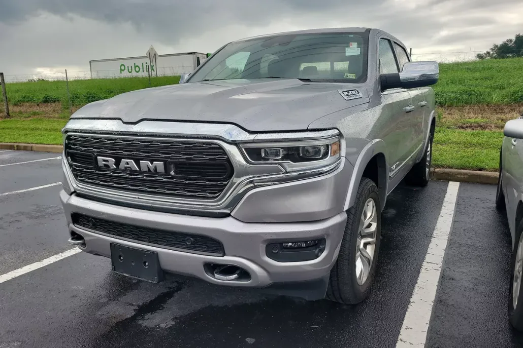 2024 Ram 1500 Limited photo 1