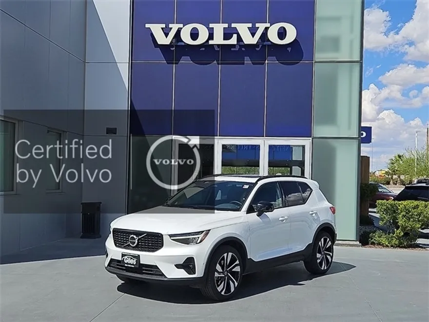 2025 Volvo XC40 Plus photo 1