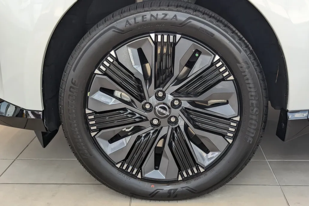 2025 Nissan Murano Platinum photo 1