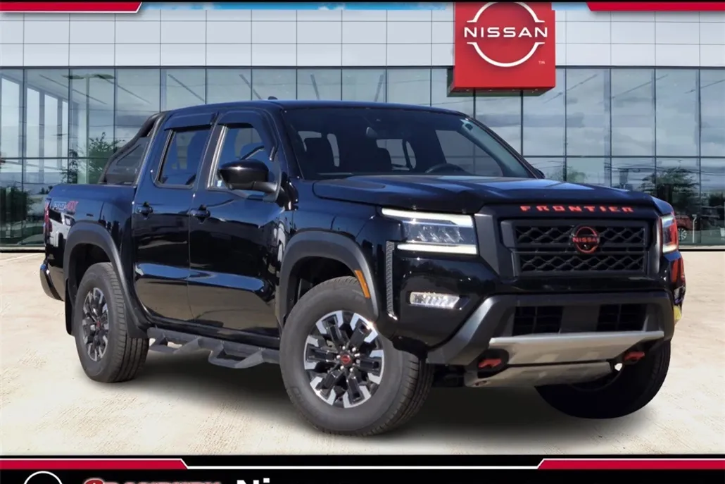 2022 Nissan Frontier PRO-4X photo 1