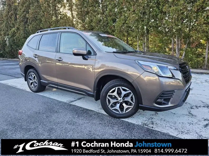 2023 Subaru Forester Premium photo 1
