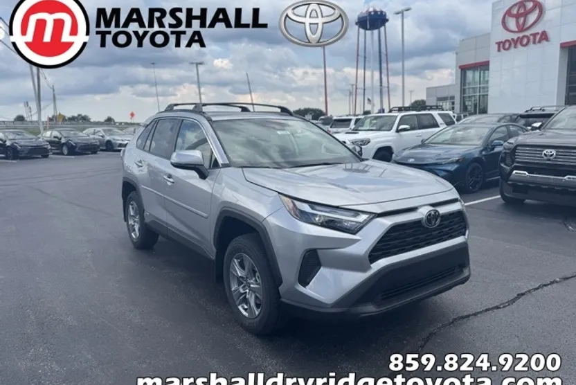 2025 Toyota RAV4 Hybrid XLE photo 1