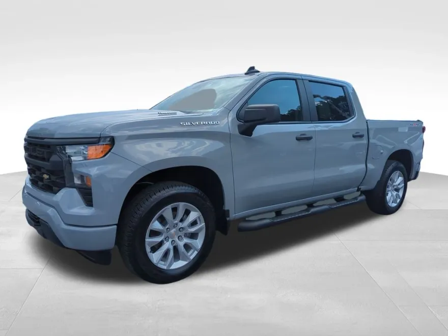 2025 Chevrolet Silverado 1500 Custom photo 1