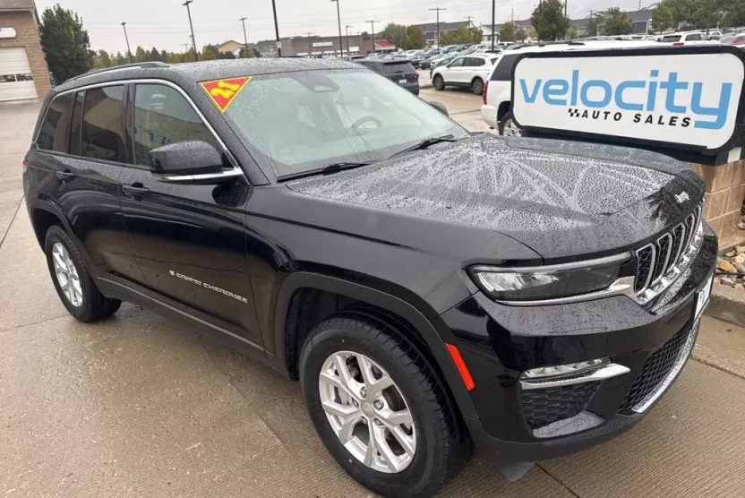 2023 Jeep Grand Cherokee Limited photo 1