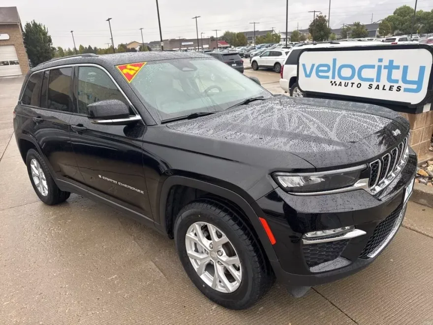 2023 Jeep Grand Cherokee Limited photo 1