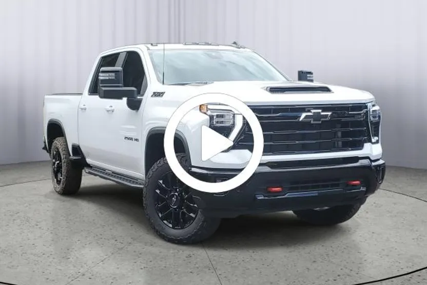 2025 Chevrolet Silverado 2500HD LT photo 1
