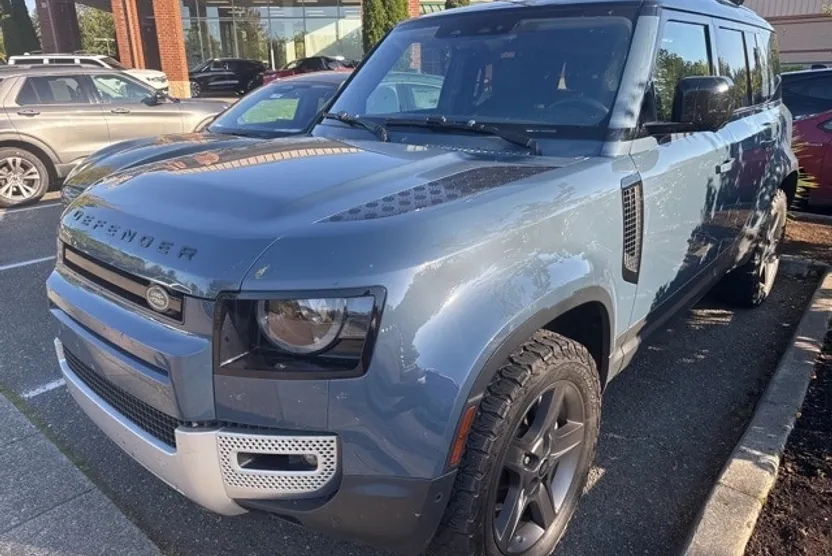 2021 Land Rover Defender SE photo 1