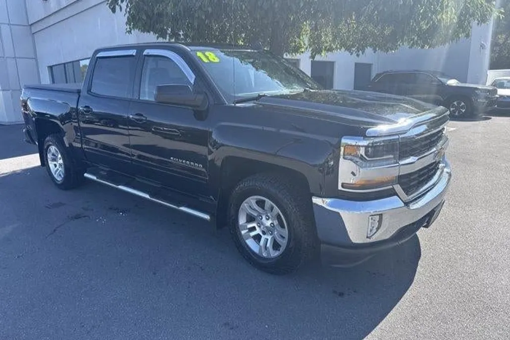 2018 Chevrolet Silverado 1500 LT photo 1
