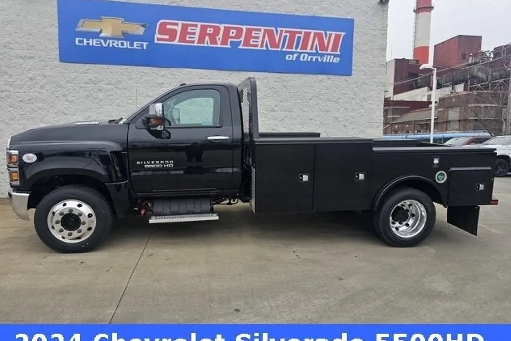 2024 Chevrolet Silverado 5500HD Work Truck photo 1