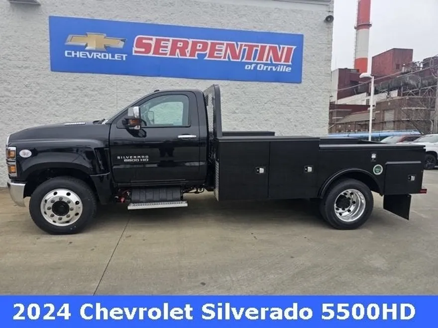 2024 Chevrolet Silverado 5500HD Work Truck photo 1