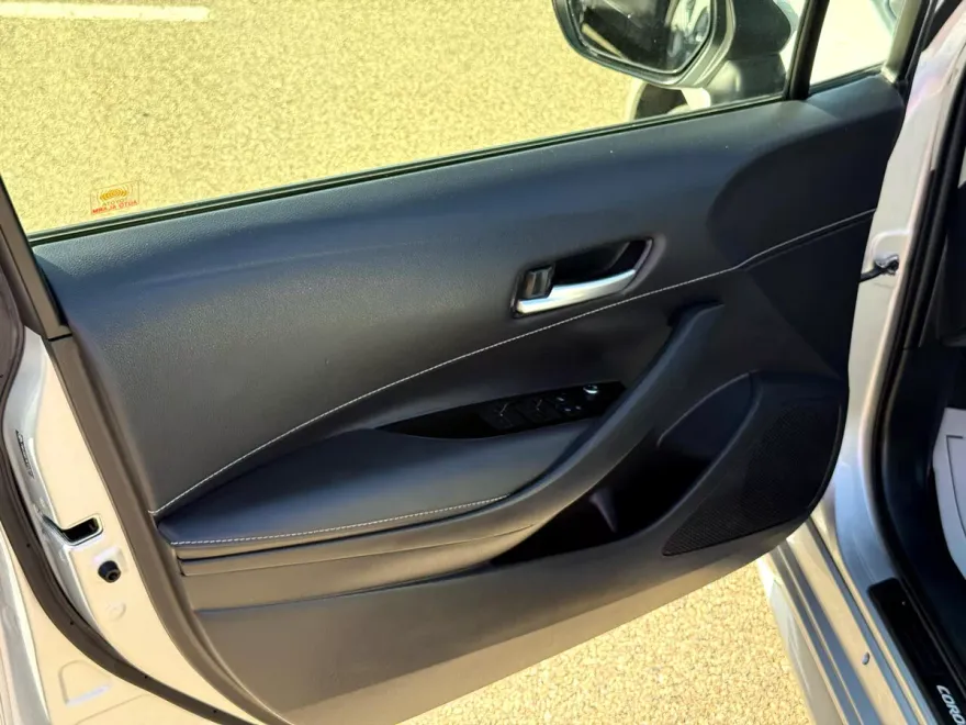 2019 Toyota Corolla SE photo 9