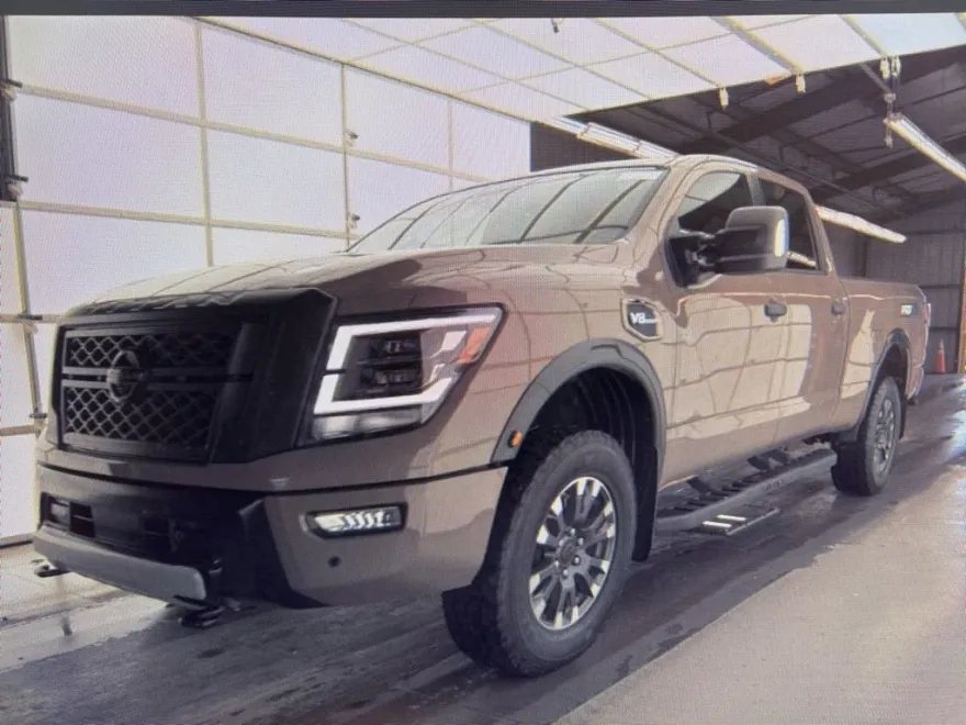 2024 Nissan Titan PRO-4X photo 1