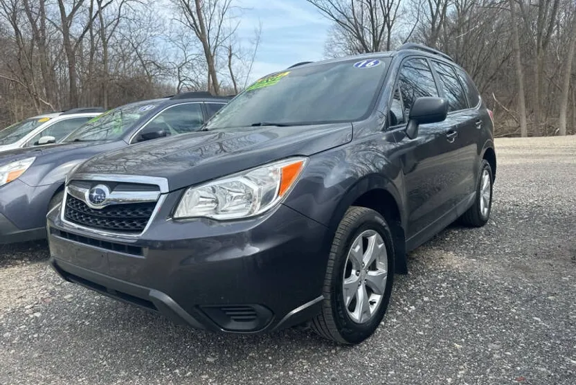 2016 Subaru Forester 2.5i photo 1