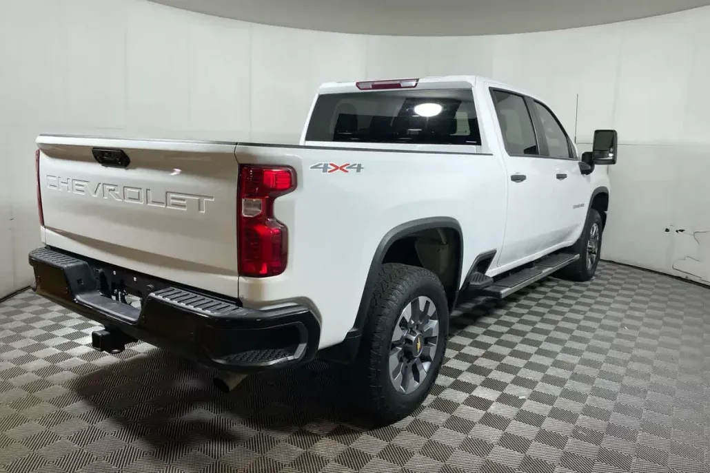 2024 Chevrolet Silverado 2500HD Custom photo 1