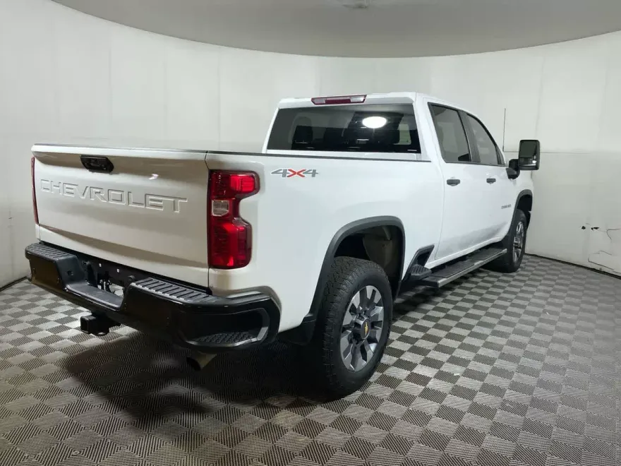 2024 Chevrolet Silverado 2500HD Custom photo 1