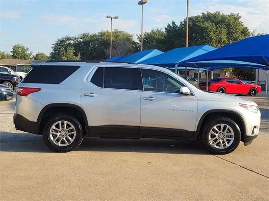 2020 Chevrolet Traverse Leather photo 1