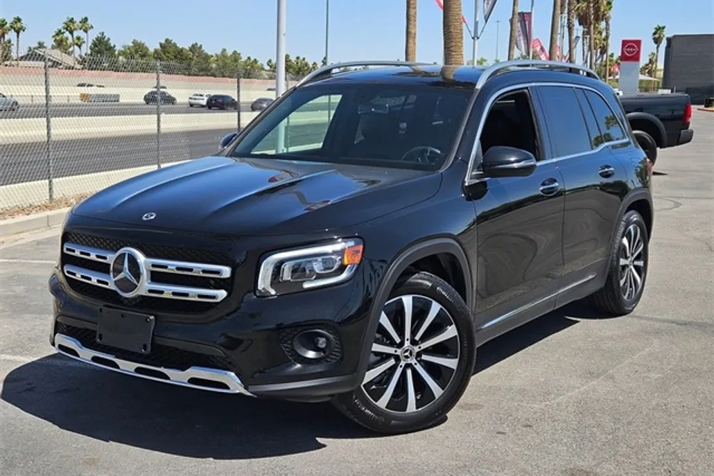 2023 Mercedes Benz GLB 250 photo 1