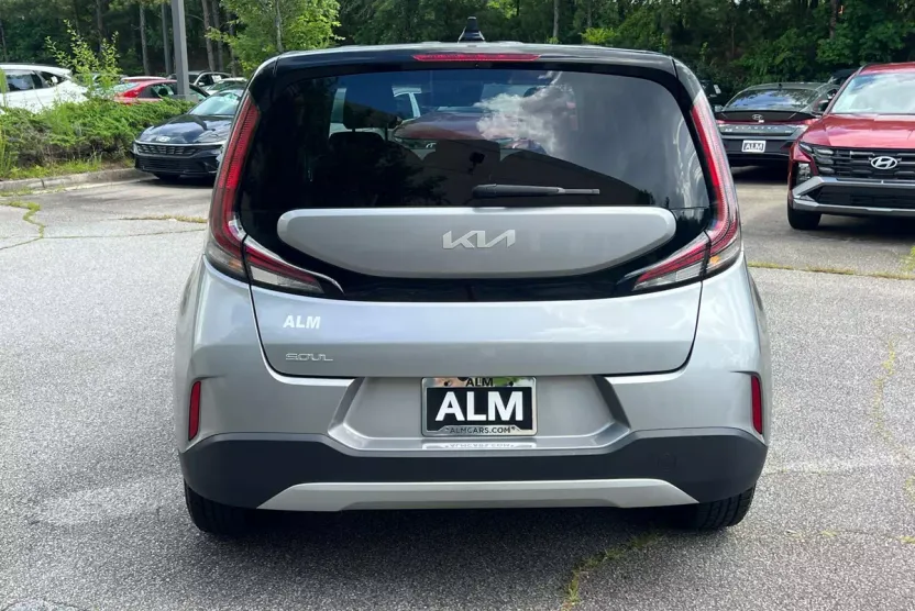 2023 Kia Soul LX photo 1