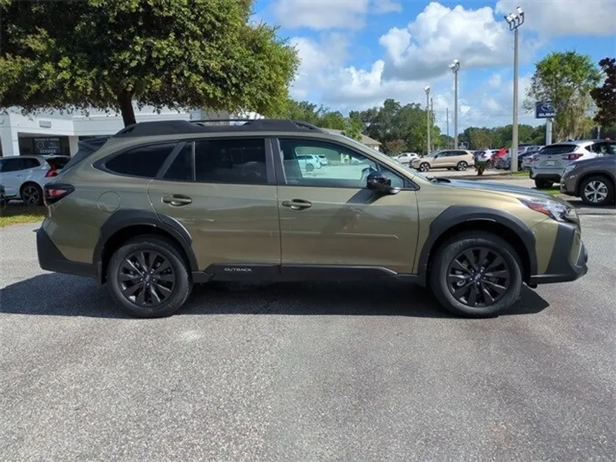 2025 Subaru Outback Onyx Edition photo 1