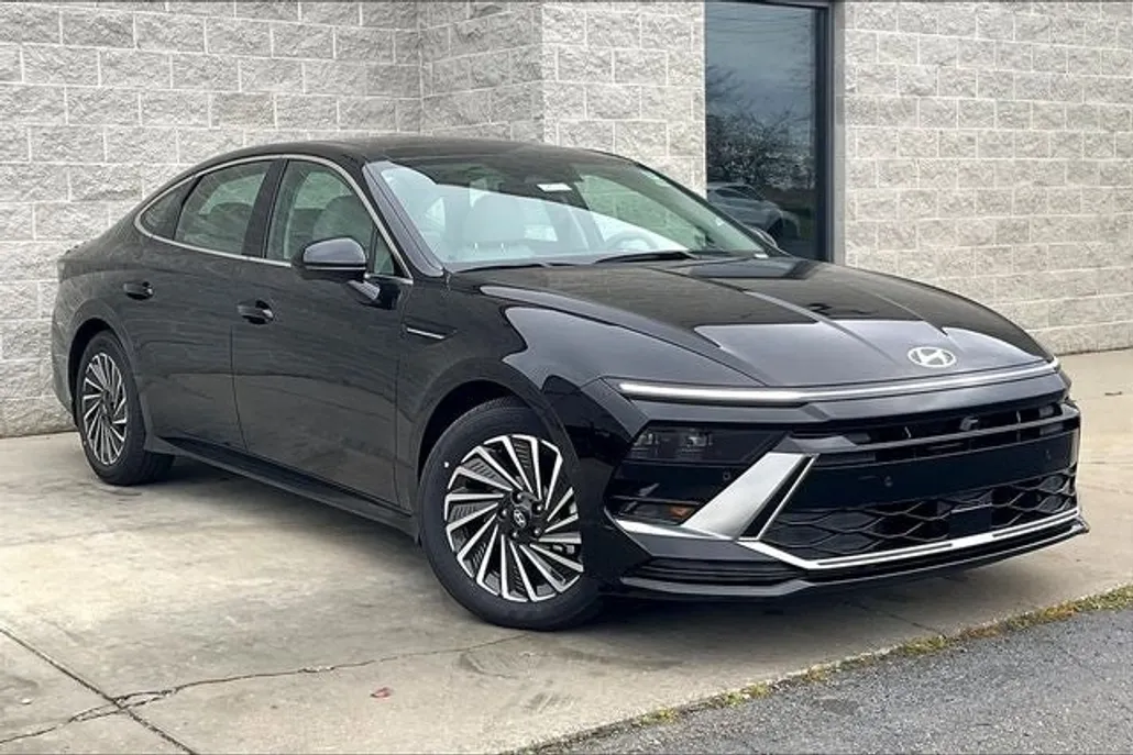 2025 Hyundai Sonata Hybrid Limited photo 1