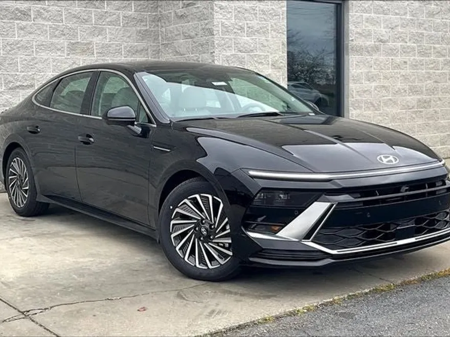 2025 Hyundai Sonata Hybrid Limited photo 1