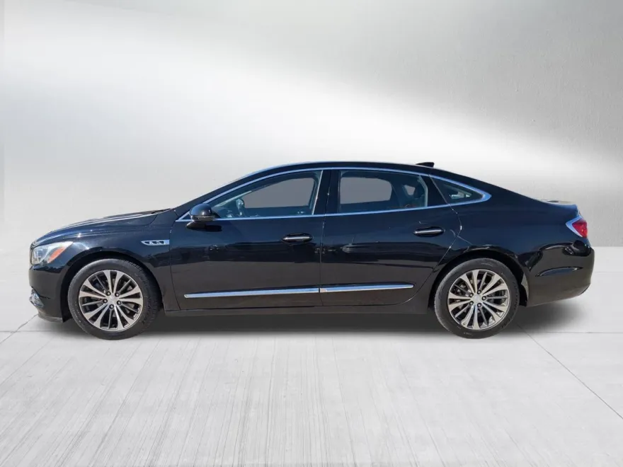 2017 Buick LaCrosse Essence photo 1