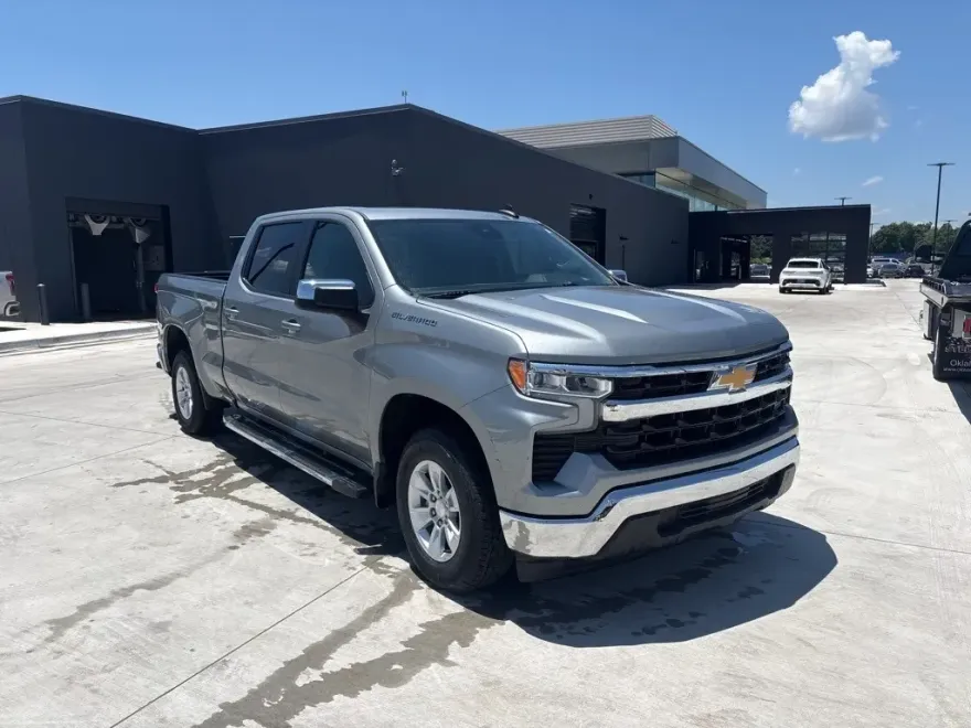 2024 Chevrolet Silverado 1500 LT photo 1