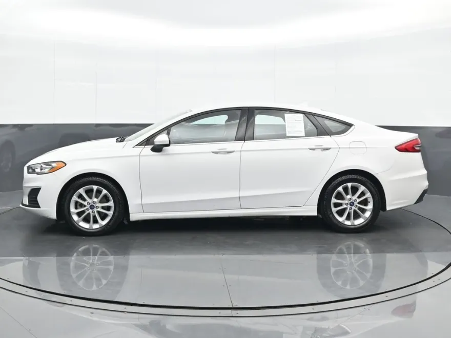 2020 Ford Fusion SE photo 1