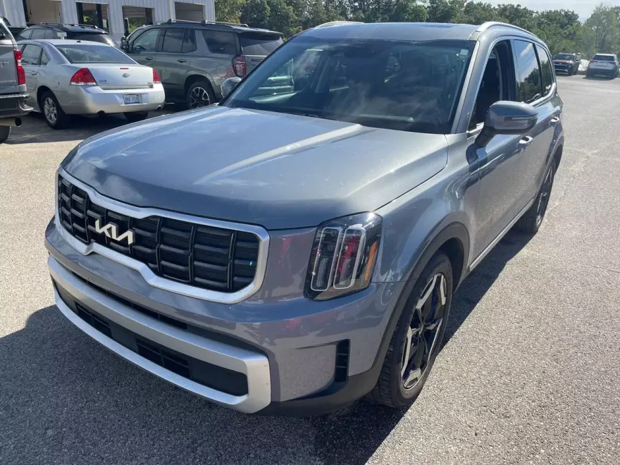 2025 Kia Telluride S photo 1