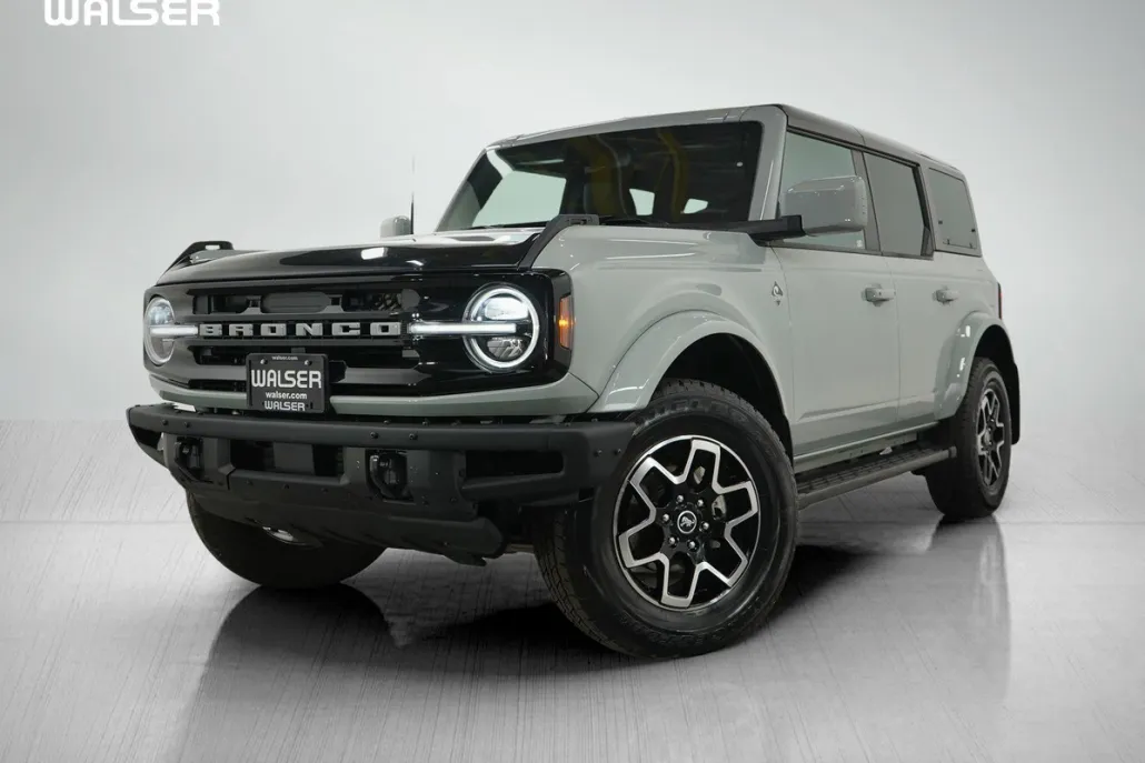 2024 Ford Bronco Outer Banks photo 1