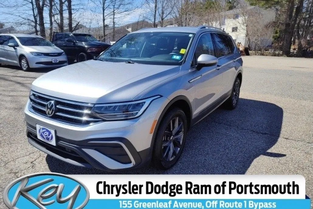 2022 Volkswagen Tiguan SE photo 1