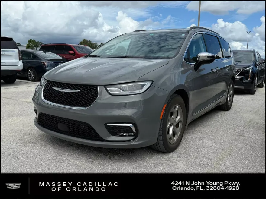 2023 Chrysler Pacifica Limited photo 1