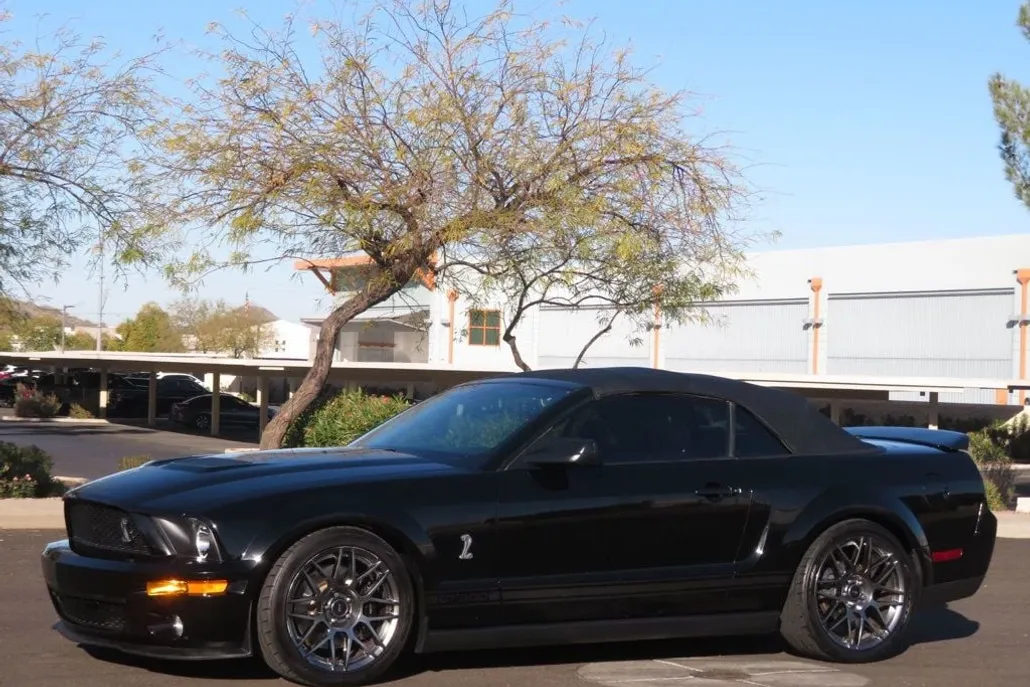 2007 Ford Mustang Shelby GT Convertible photo 1