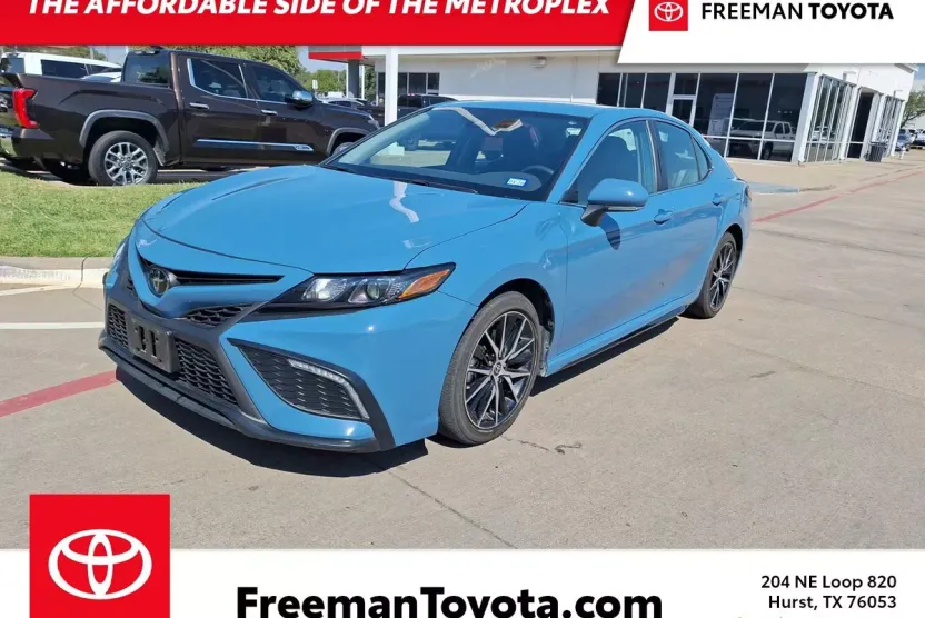 2024 Toyota Camry SE photo 1