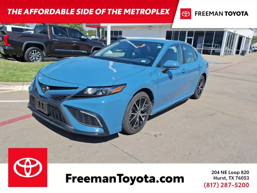 2024 Toyota Camry SE photo 1