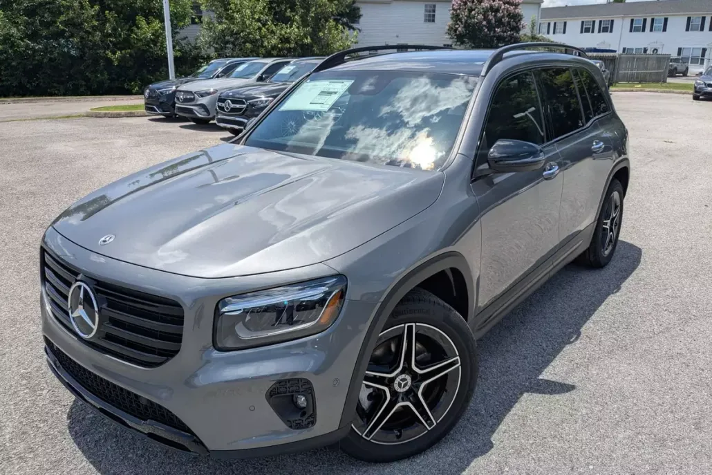 2025 Mercedes Benz GLB 250 4MATIC photo 1