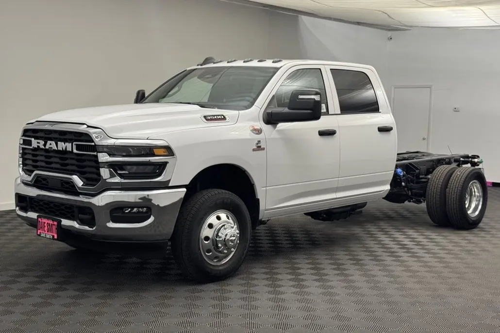 2025 Ram 3500 photo 1
