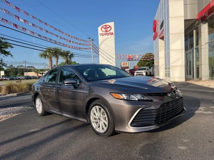 2024 Toyota Camry LE photo 1