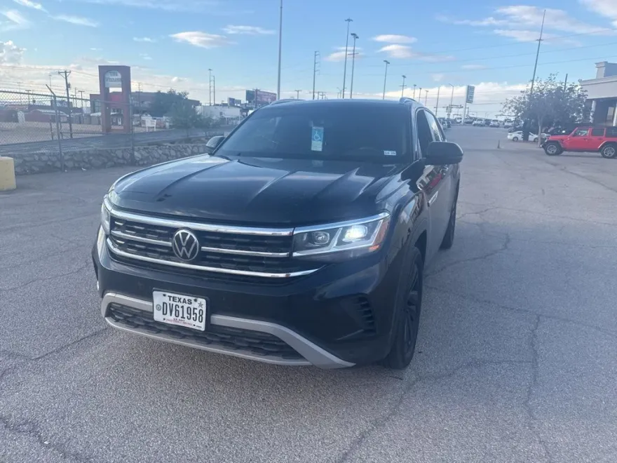 2023 Volkswagen Atlas Cross Sport V6 SE Technology photo 1