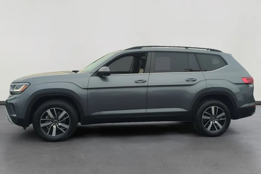 2022 Volkswagen Atlas SE photo 1